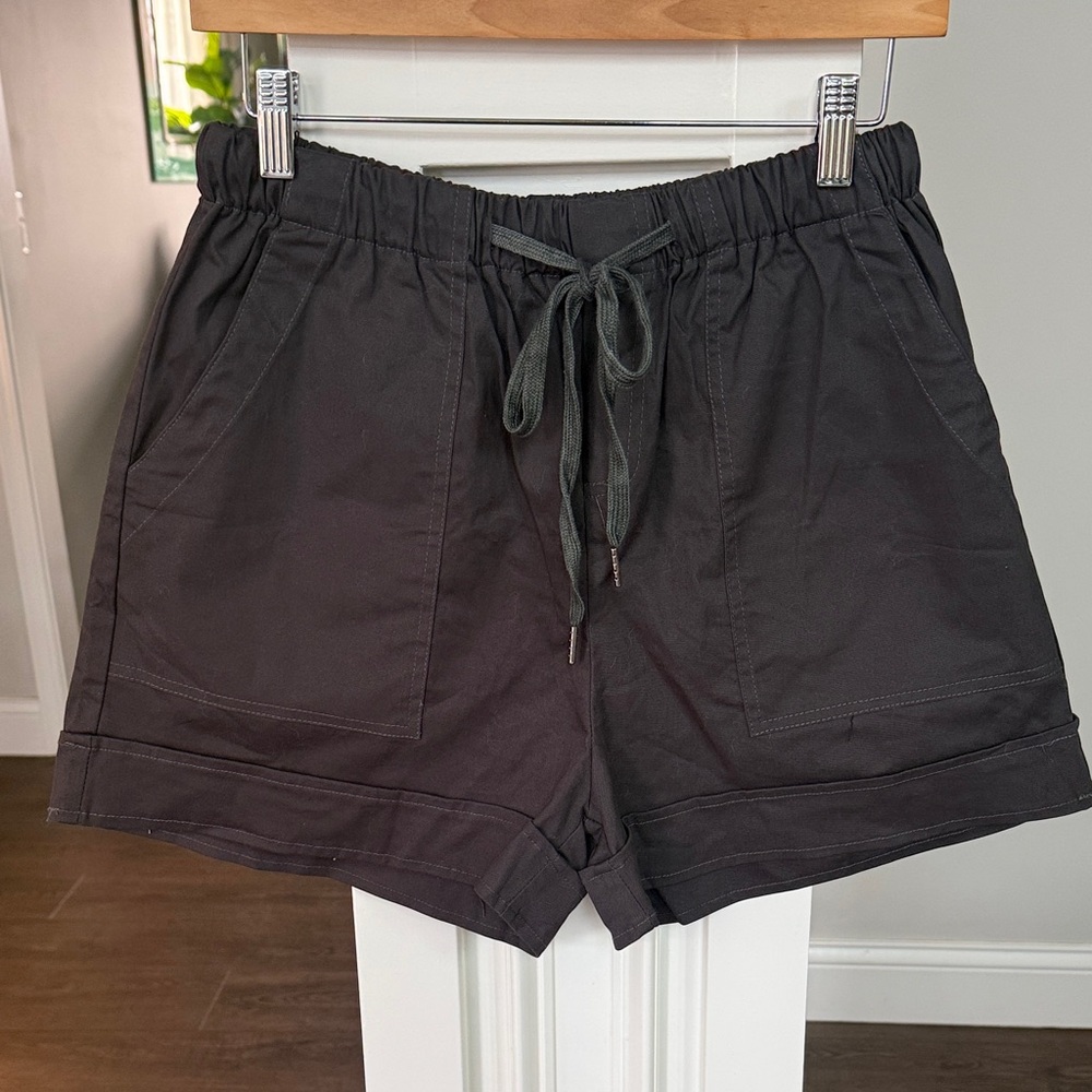 A New Day NWOT Drawstring Women’s Shorts Gray Medium